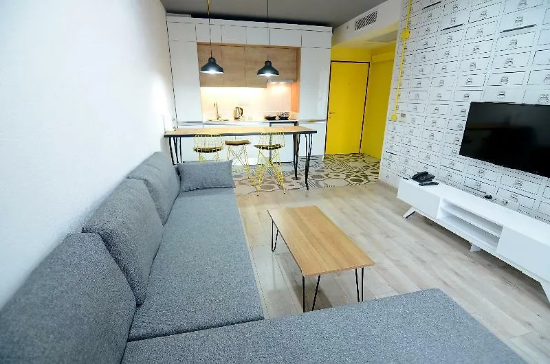 דירה איזמיר Coordinat Suits